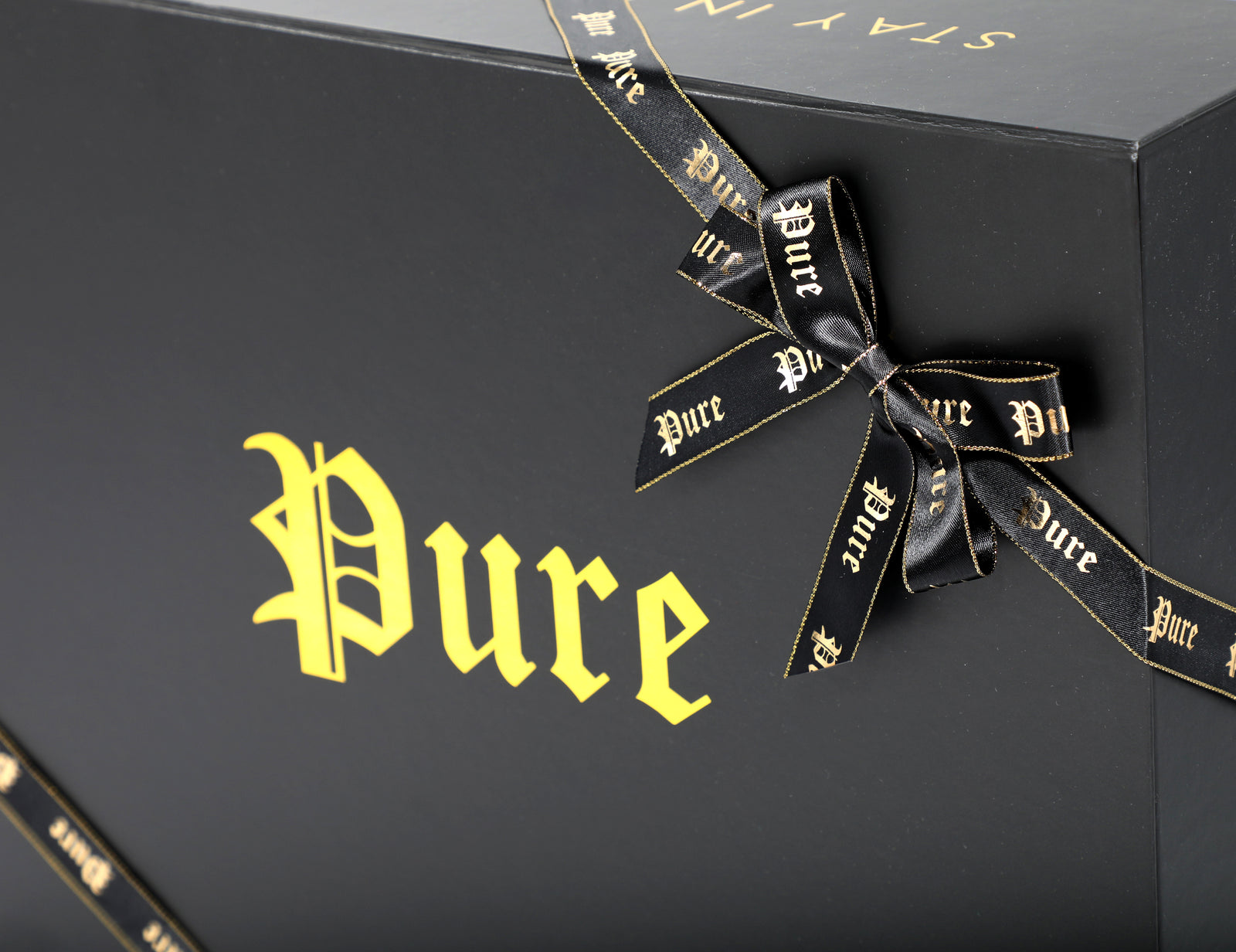 Pure Gift Box in black with gold – view 2 of 6