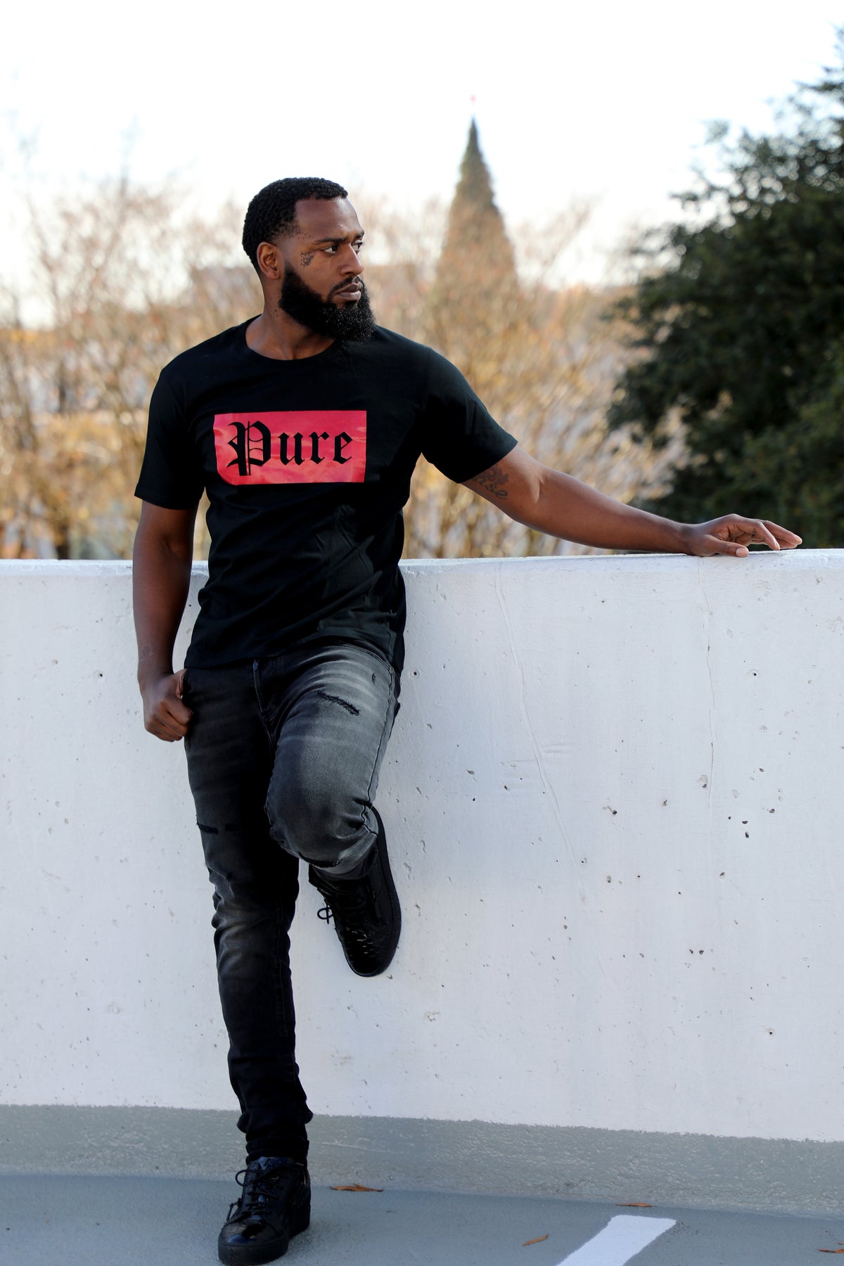 Stretch Pure Tee Black with Red Block Logo