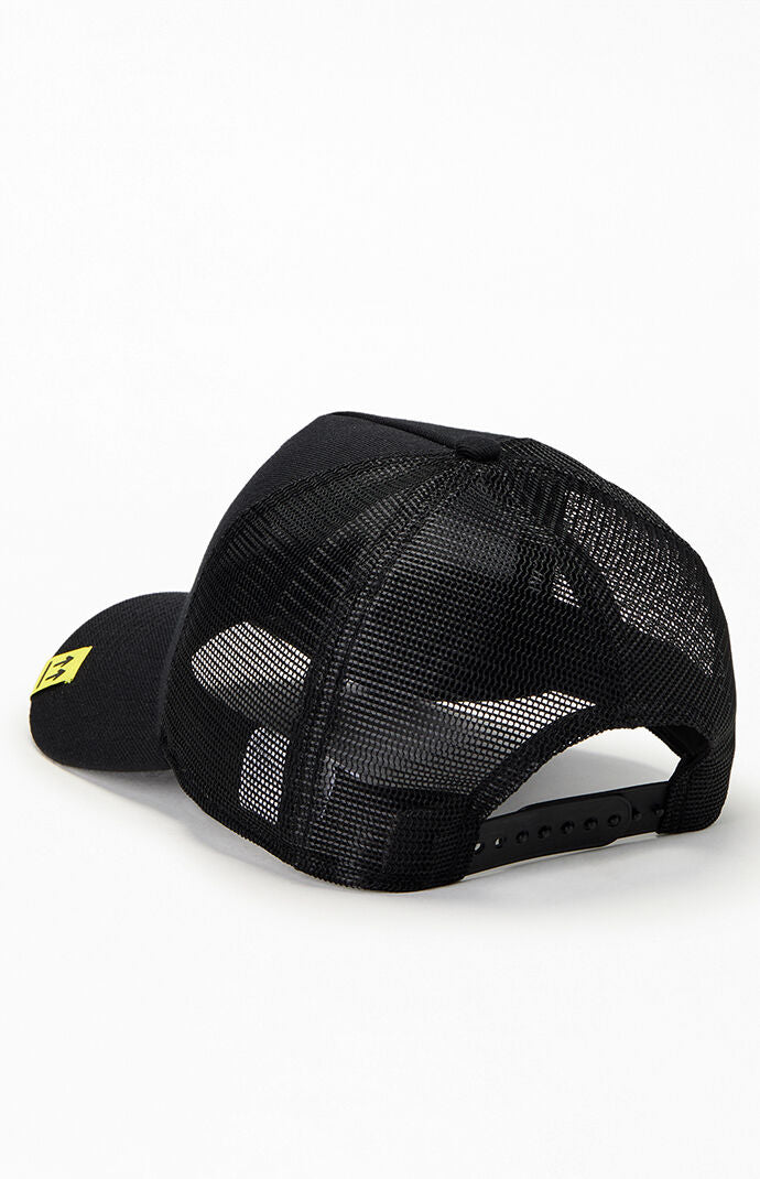 CLAMP ARROWS CURVED BRIM TRUCKER CAP - BLACK