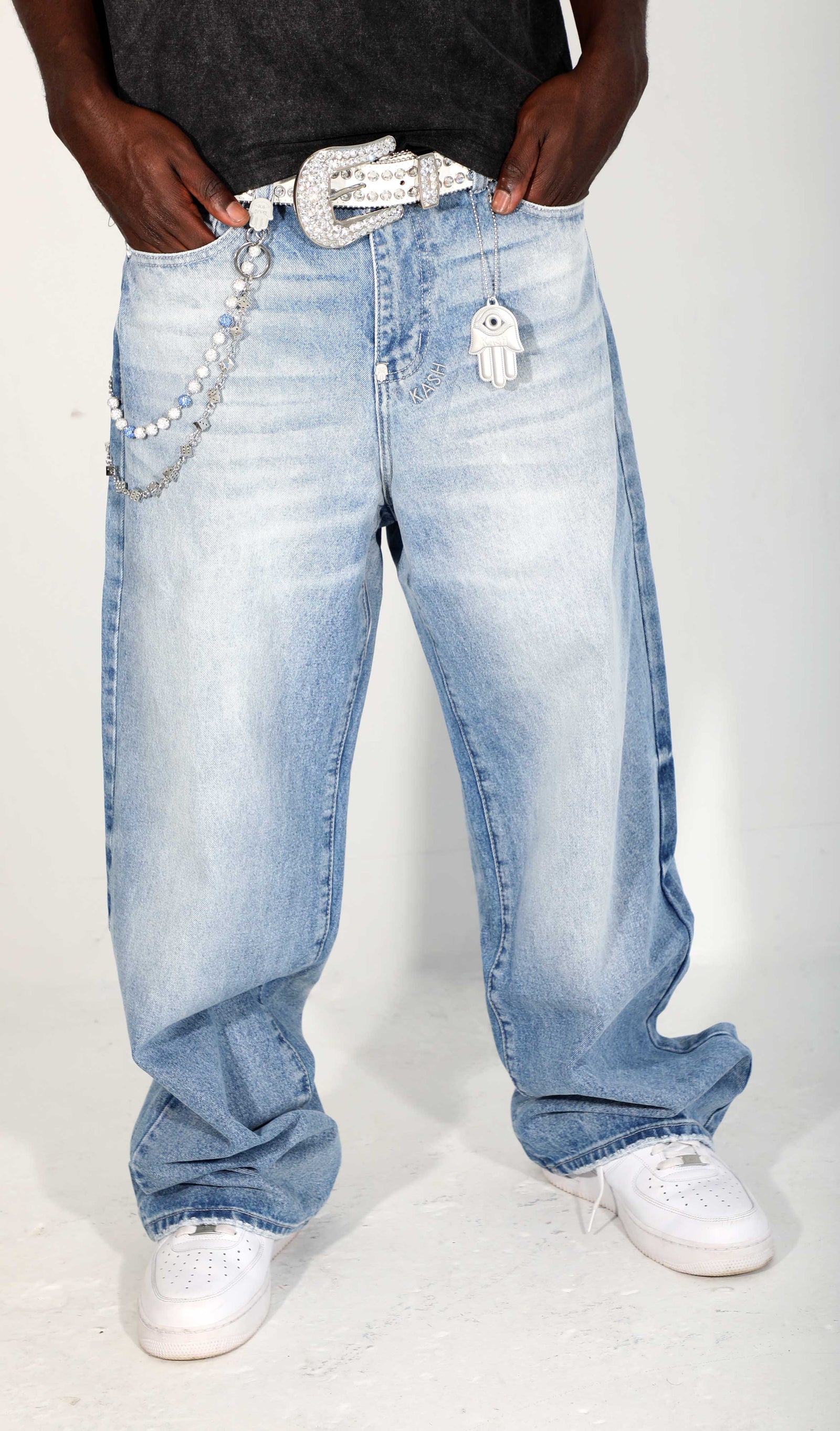 Kash Hamsa-41 baggy fit jeans in blue – view 2 of 6