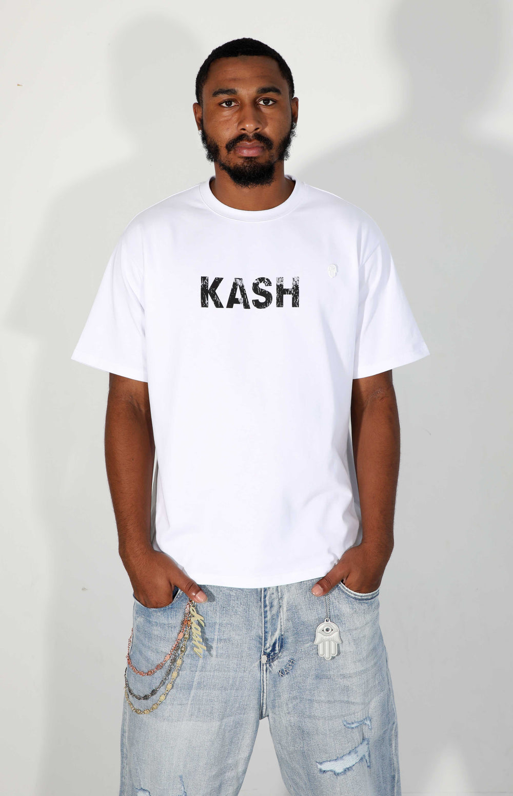 Maison Kash Tee in white – view 7 of 9