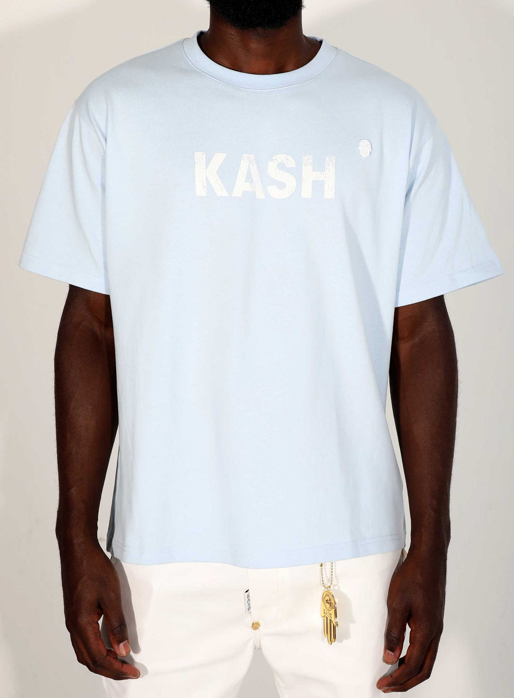 Maison Kash Tee in sky blue – view 7 of 9