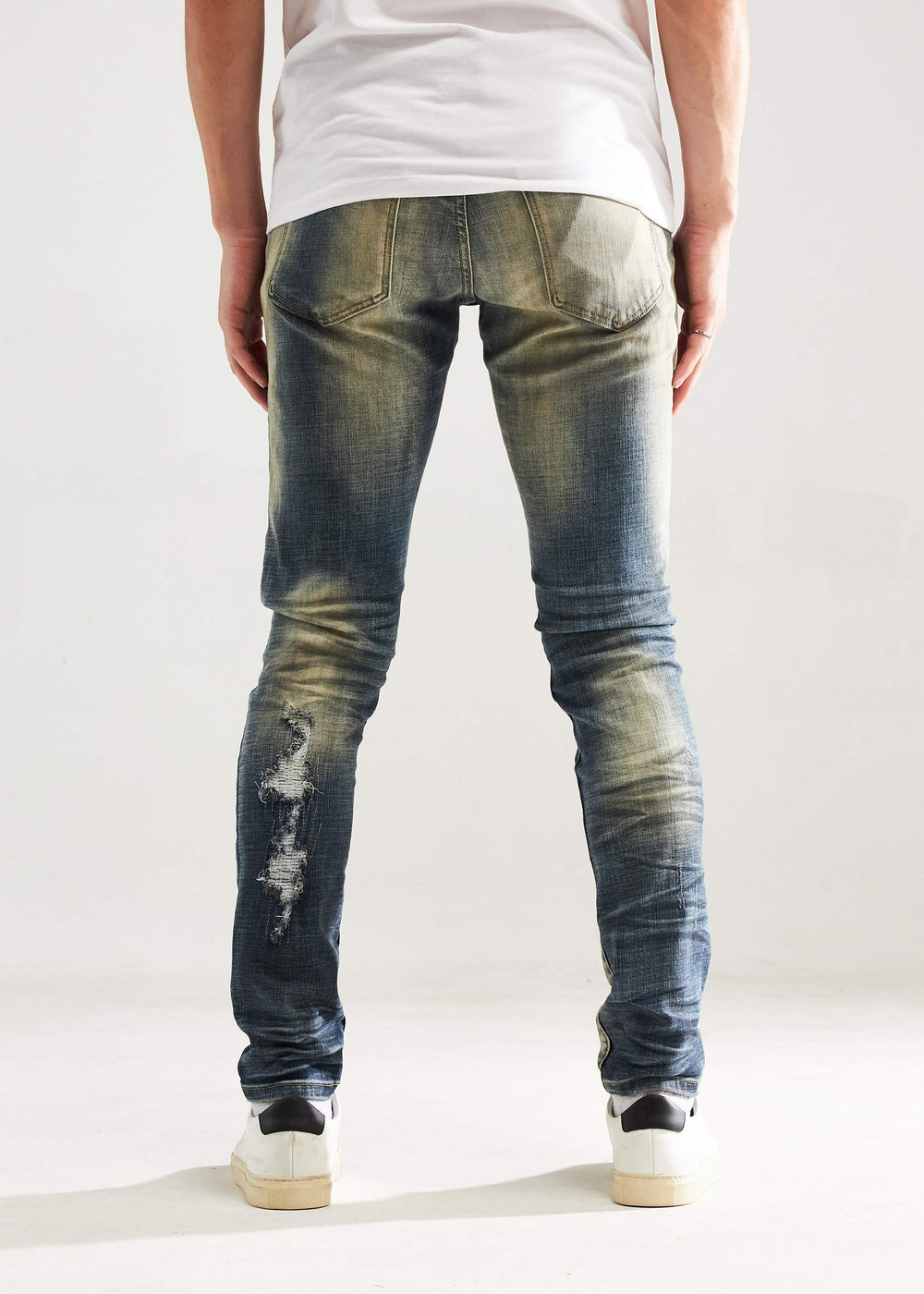 Embellish Joni Standard Acid Wash in blue – view 3 of 5