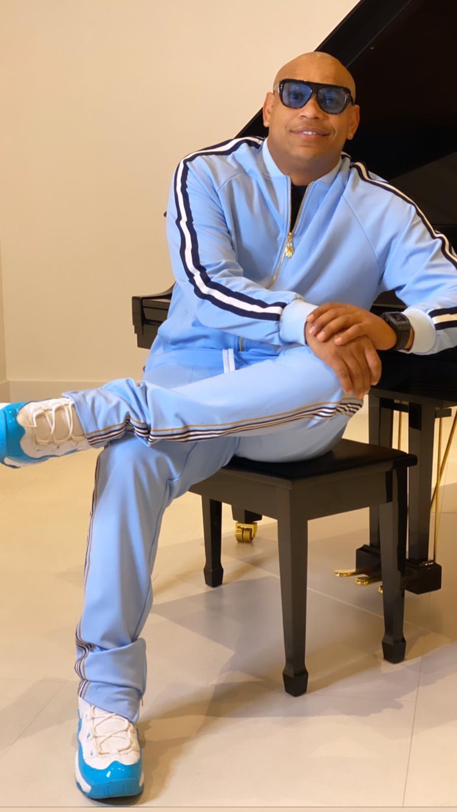 Kash Men's Long Sleeve Side Stripe Jacket in sky blue – view 5 of 5