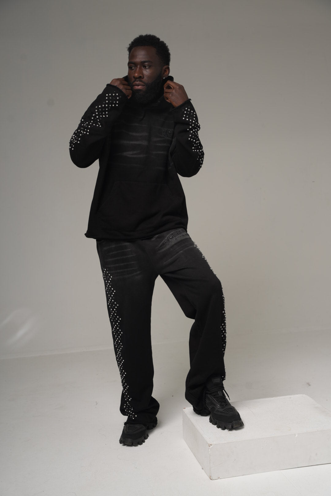 Kash Diamond Collection diamond argyle sweatpants in black – view 3 of 6