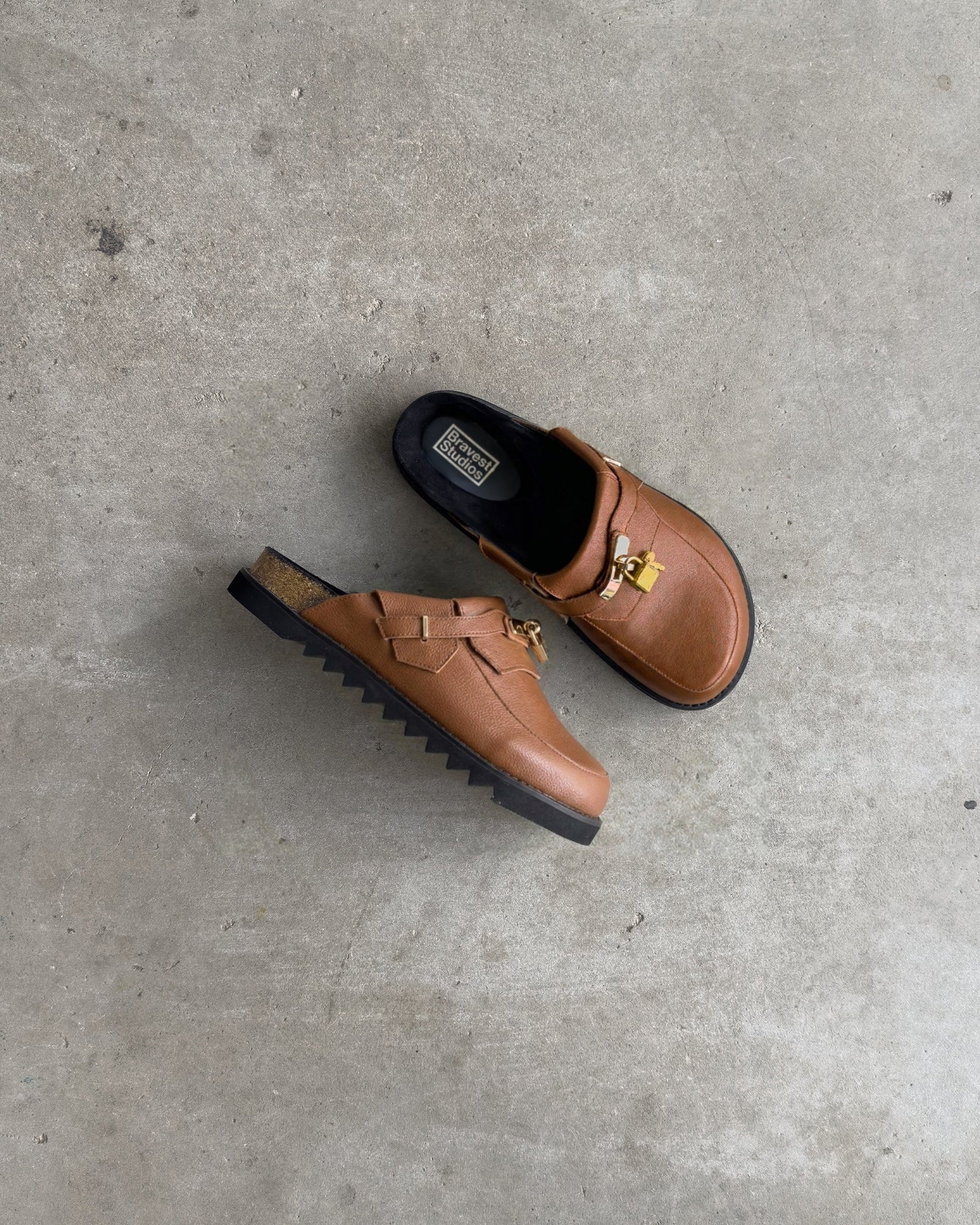 Bravest Studios Bag Clogs in light brown cognac, side view