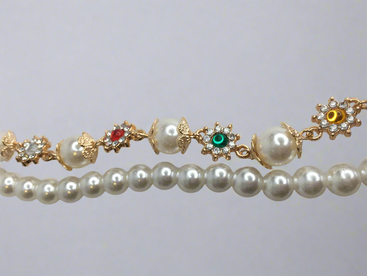 Wallet Layered Pearl Chains - White/Gold