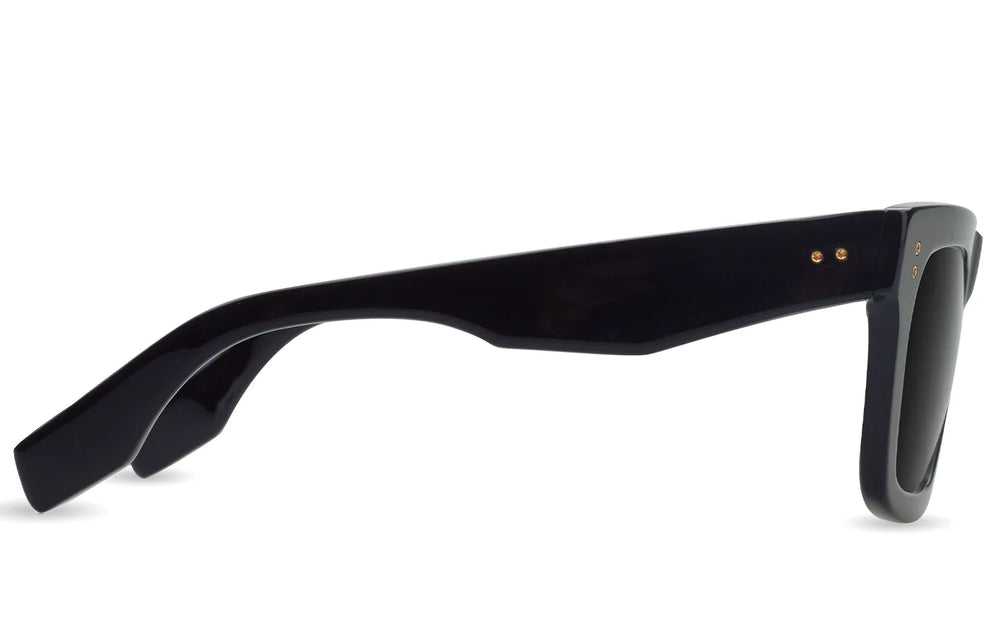Mastix // Black w/ Dark Grey to Clear Gradient
