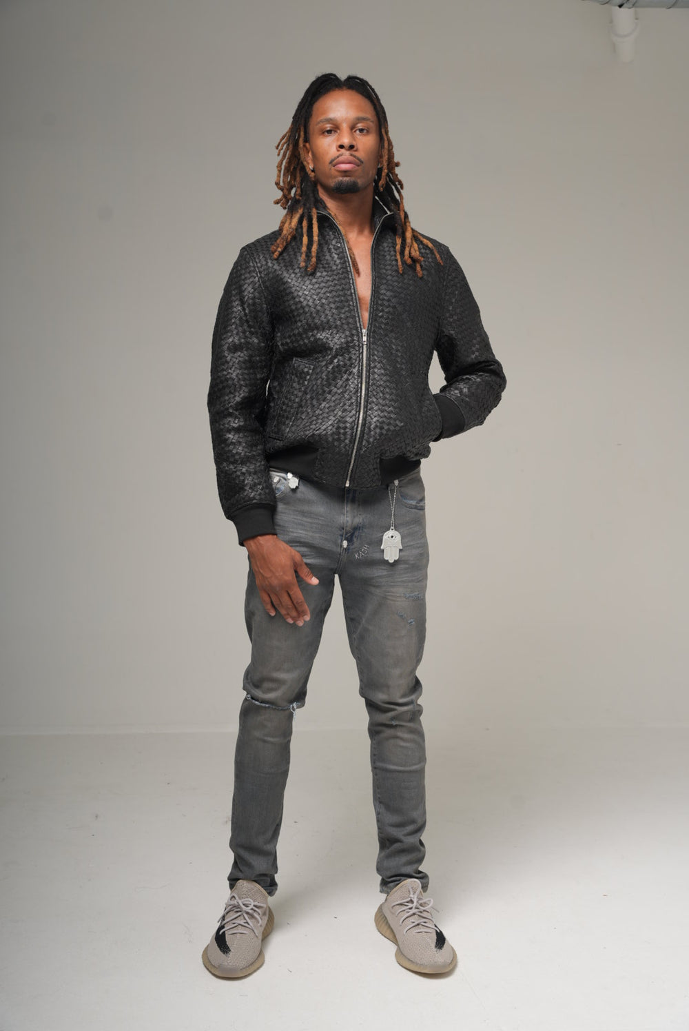 KASH Hamsa-24 skinny denim in deep grey on model