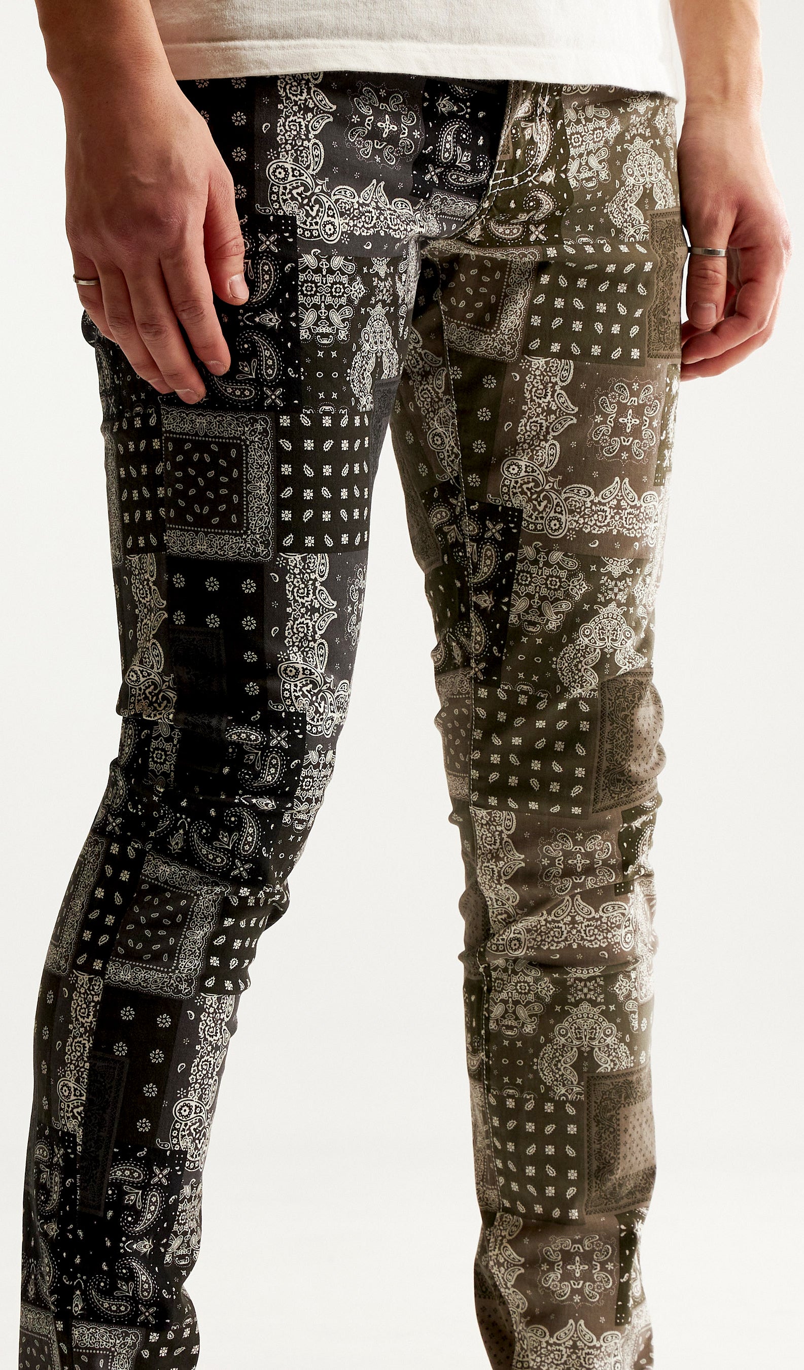 TWO TONE PAISLEY DENIM - BLACK