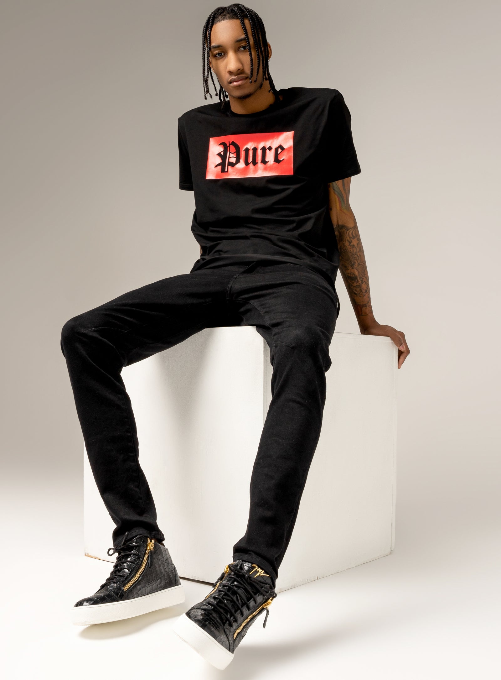 Stretch Pure Tee with Red Block Logo in black/red – view 5 of 9
